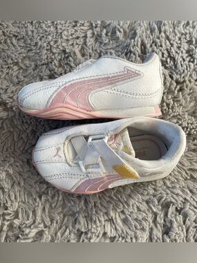 PUMA Baby Girl Shoes Pink White Size US 4 Toddler VRF-0806 Leather Y2K
